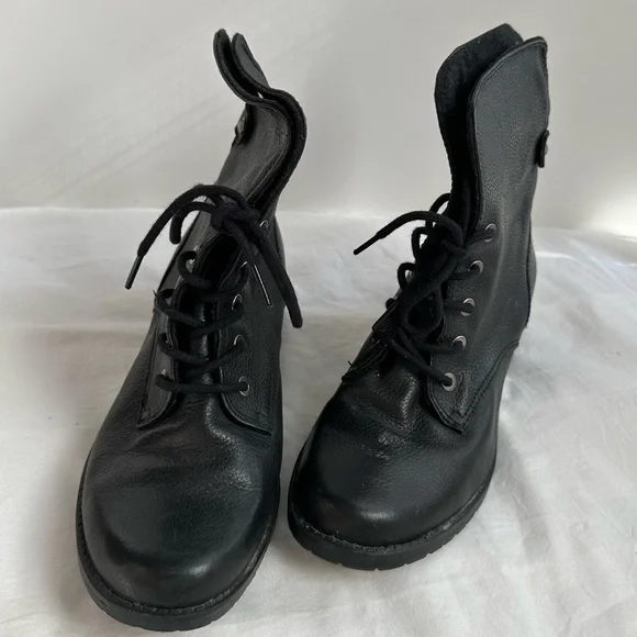 AK Anne Klein like new Black Boots - Picture 8 of 11